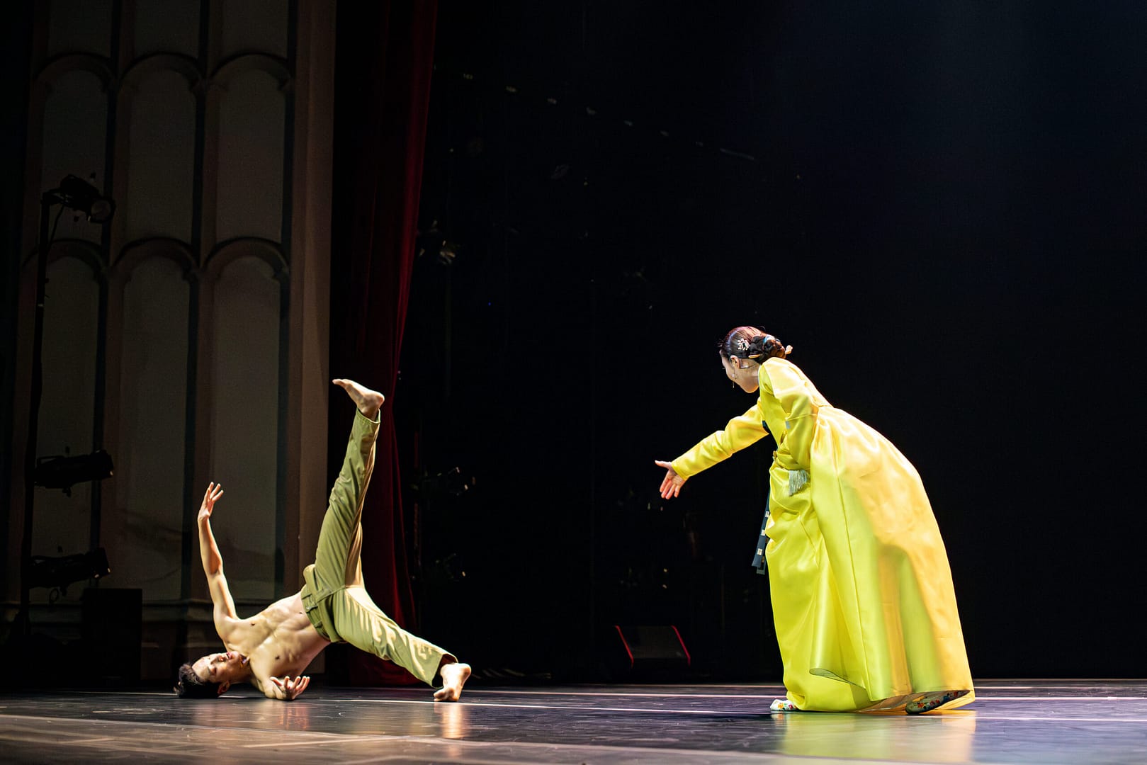 Korean Dance Troupe Explores Human Nature in Powerful Los Angeles Debut on USC campus | USC Today